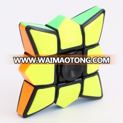 2019 factory sell hottest magic puzzle cube finger cube magic cube